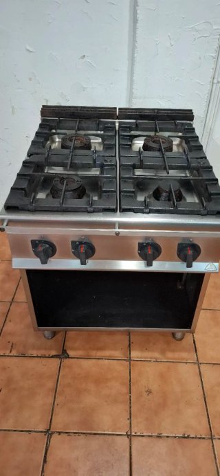 Cocina Industrial Bertos de 4 Fuegos