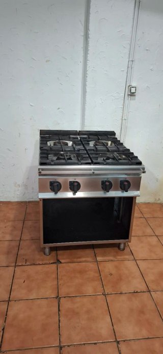 Cocina Industrial Bertos de 4 Fuegos