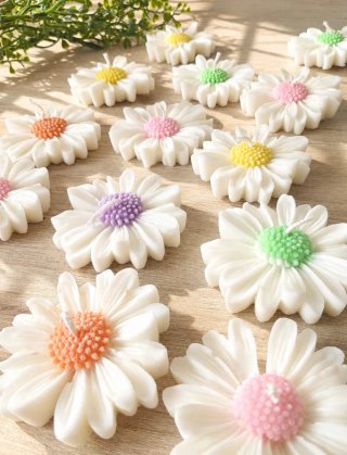Lote de 10 Velas con Forma de Margarita