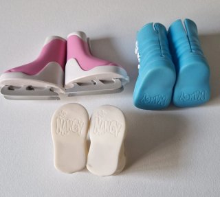 Lote 3 pares de botas para muñeca Nancy