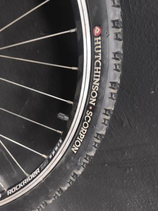 Rueda Hutchinson Scorpion Rockrider