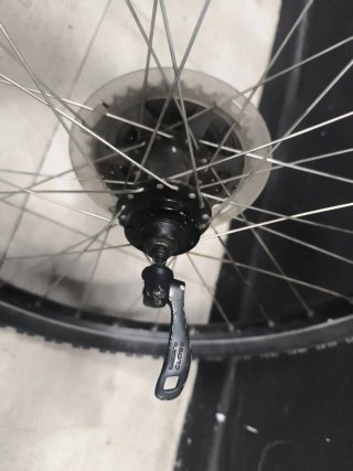 Rueda Hutchinson Scorpion Rockrider