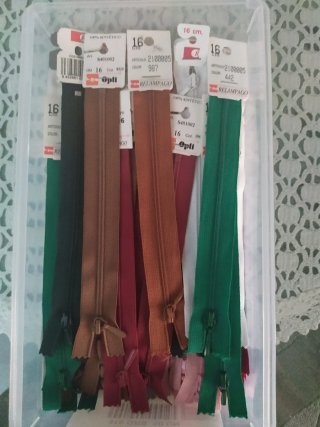 Lote 68 Cremalleras 16 cm Surtidas