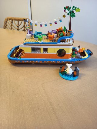 Barco Lego con figuras y accesorios