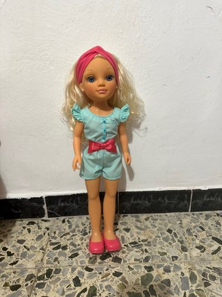Muñeca Nanci con turbante y mono
