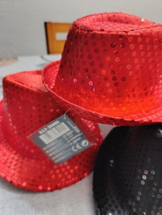 Sombrero Carnaval Lentejuelas Rojo y Negro
