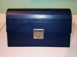 Portadocumenti  con 17 spazi blu a soffietto € 10.