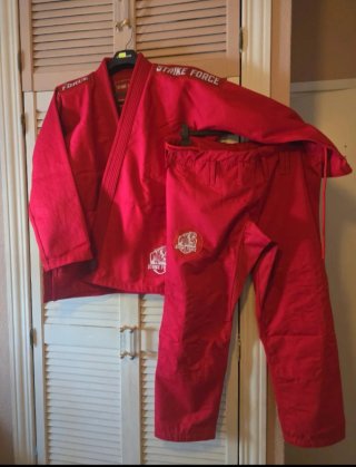 Kimono BJJ Jiu Jitsu Strike Force Rojo