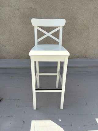 2 taburetes altos IKEA INGOLF blancos – 74 cm