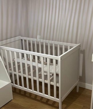Cuna Ikea con colchón