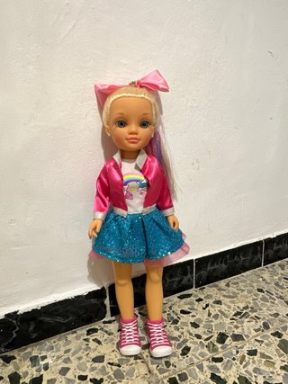 Muñeca Nanci con vestido y chaqueta