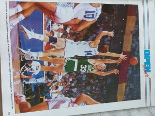 Lote 3 revistas Gigantes del basket. Jordan, Bird.