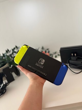COMO NUEVA! Nintendo Switch con los accesorios