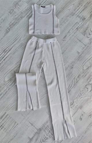 Conjunto pantalon y croptop