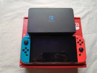 Nintendo Switch OLED con Juegos y Funda