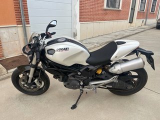 Ducati Monster 696 Blanca Nacar