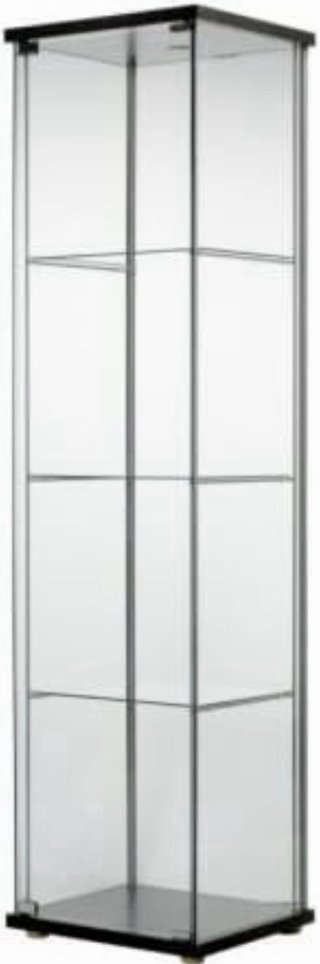 Vitrina Detolf IKEA con iluminación