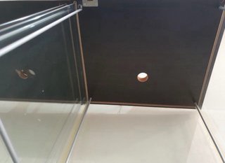 Vitrina Detolf IKEA con iluminación
