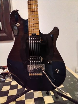 Guitarra EVH Wolfgang Standard Negra