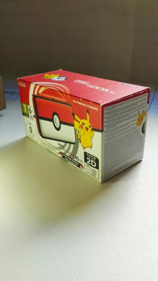 Nintendo New 2DS XL Edición Poké Ball
