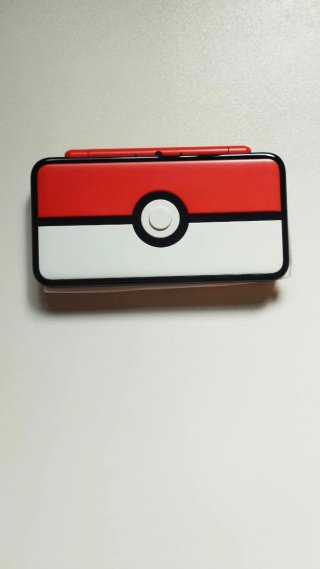 Nintendo New 2DS XL Edición Poké Ball