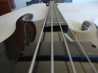 Bajo Ibanez Ergodyne EDC700