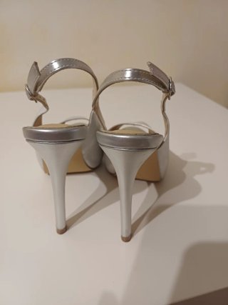 Zapatos tacón GIANCA plata peep toe talla 35