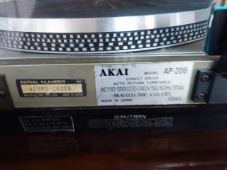 Tocadiscos Akai AP-206