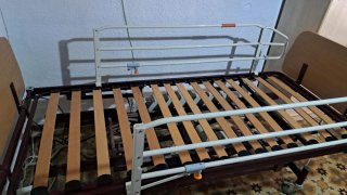 Cama geriátrica articulada