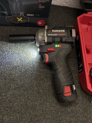 Llave de impacto Parkside 12V 300Nm