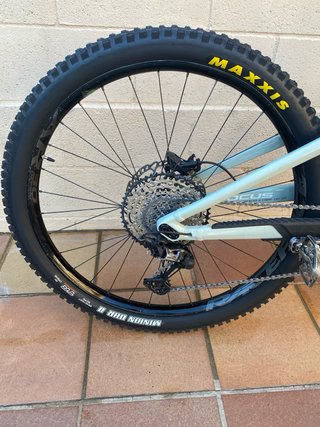 Bicicleta Eléctrica MTB Focus