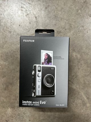 Cámara Fujifilm Instax Mini Evo Negra Híbrida