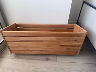 Caja IVAR de IKEA con ruedas