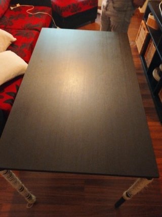 Mesa de centro Ikea negra y madera