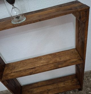 Estantería Rústica de Madera