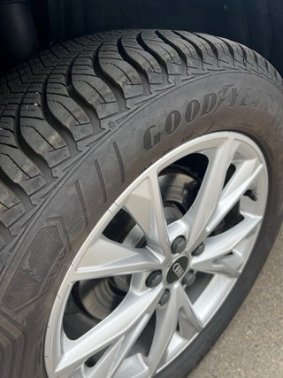 Llantas Audi y ruedas goodyear 4 season