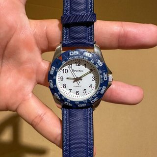 Reloj Pontina Quartz bisel azul tipo taquímetro