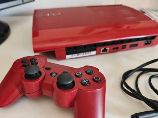 PS3 (PlayStation 3) Super Slim Vermelha