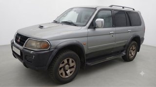 Mitsubishi Montero 2000
