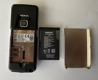 Nokia 6300 Plateado con su cargador original
