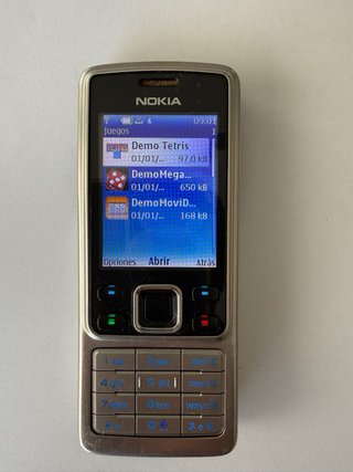 Nokia 6300 Plateado con su cargador original