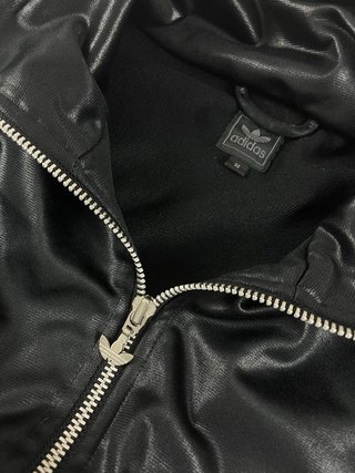 Chaqueta Adidas Originals Chile 62 negra brillante