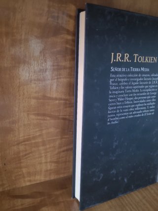 Tolkien, J.R.R. Tolkien señor de la tierra Media.