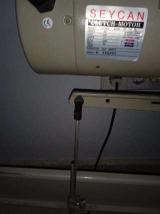 Máquina de Coser Industrial Seycan con Silla