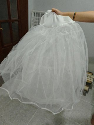 Cancán de Comunión Blanco,77 cm de alto.Signos uso