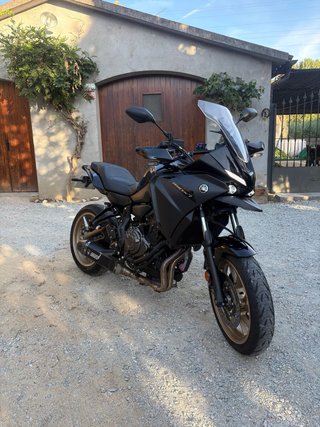 Yamaha Tracer 700 2024 Negra