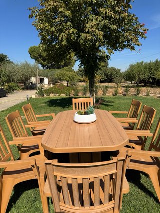 Conjunto jardín Grosfillex: Mesa y 8 sillones