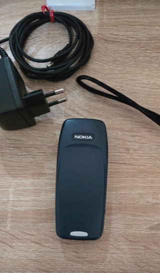 Nokia 3310 + Batteria + Caricabatterie + Custodia