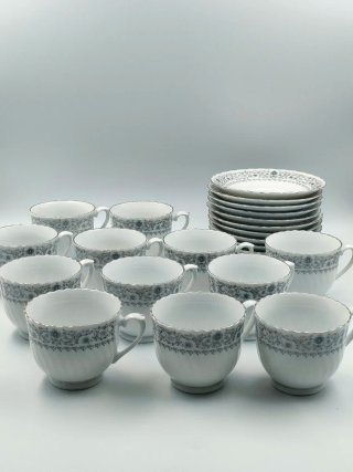 Juego de Café de Porcelana Fina (12 Servicios)