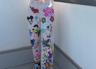 Pantalón vaquero pintado a mano Disney